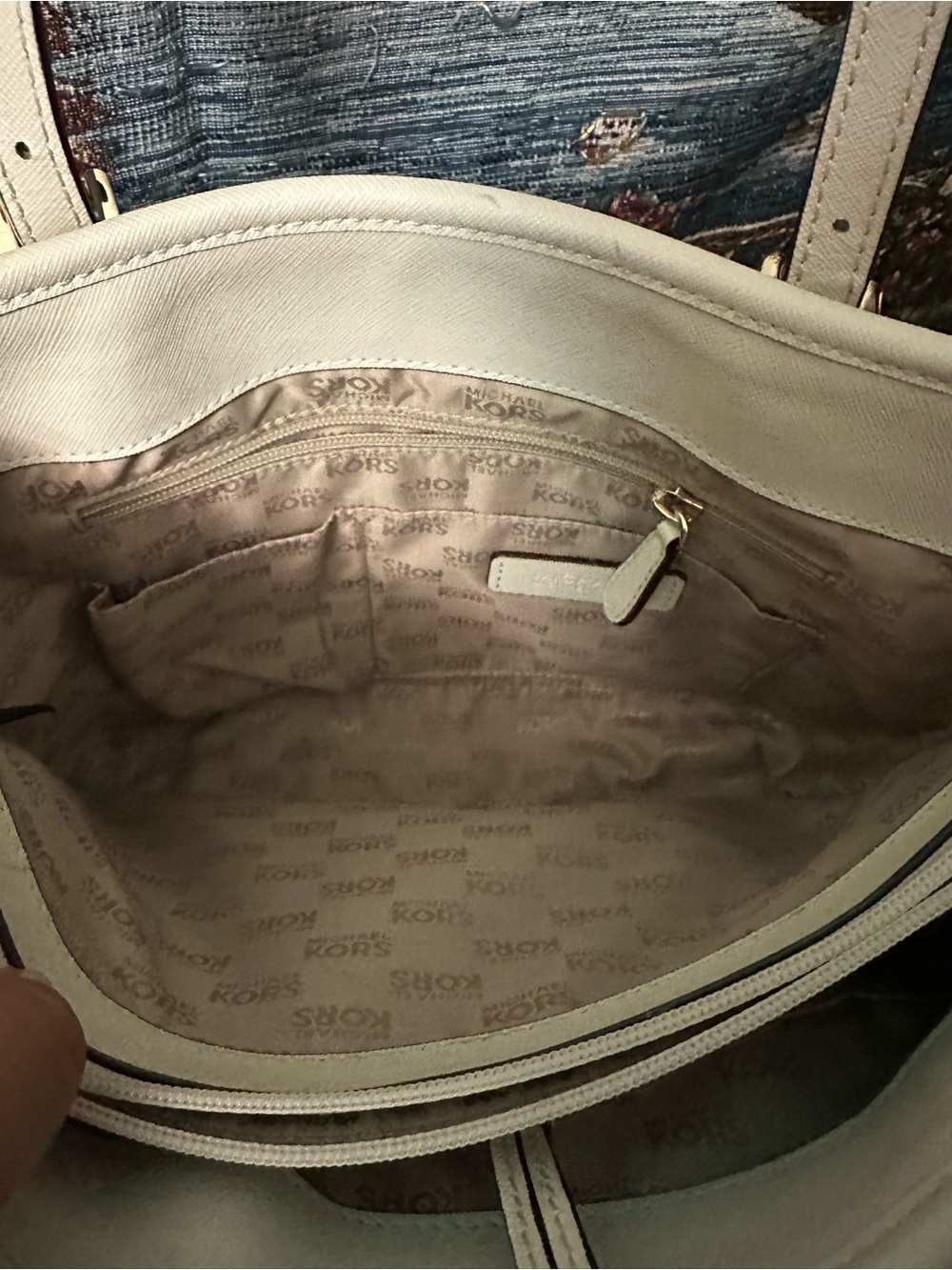 Michael kors purse - Picture 6 of 7
